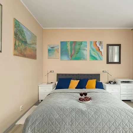 Apartment Bright Swiatowida Near The Perfect For Remote Work By Renters